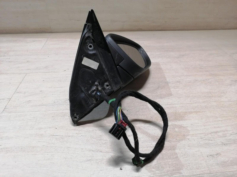 Passat B7 зеркало правое