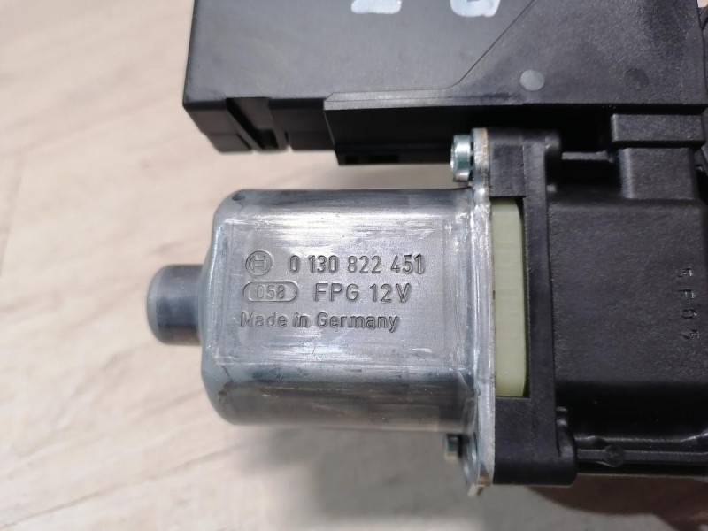 Passat B7 моторчик стеклоподъемника передний правый