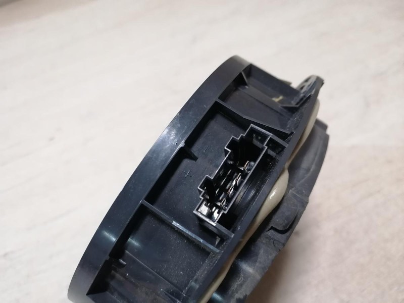 Passat B7 динамик задний