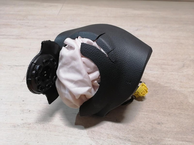 Passat B7 подушка безопасности в руль стрел