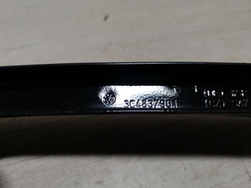 Passat B7 накладка стойки двери передняя левая