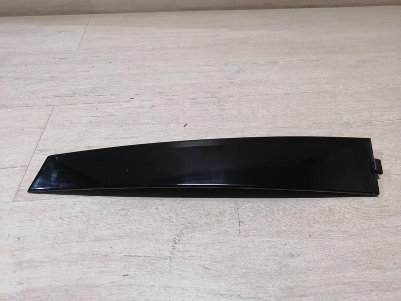 Passat B7 накладка стойки двери передняя правая