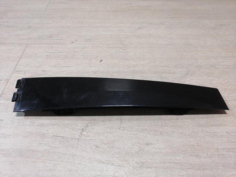 Passat B7 накладка стойки двери задняя левая