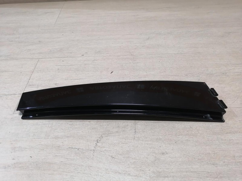 Passat B7 накладка стойки двери задняя левая