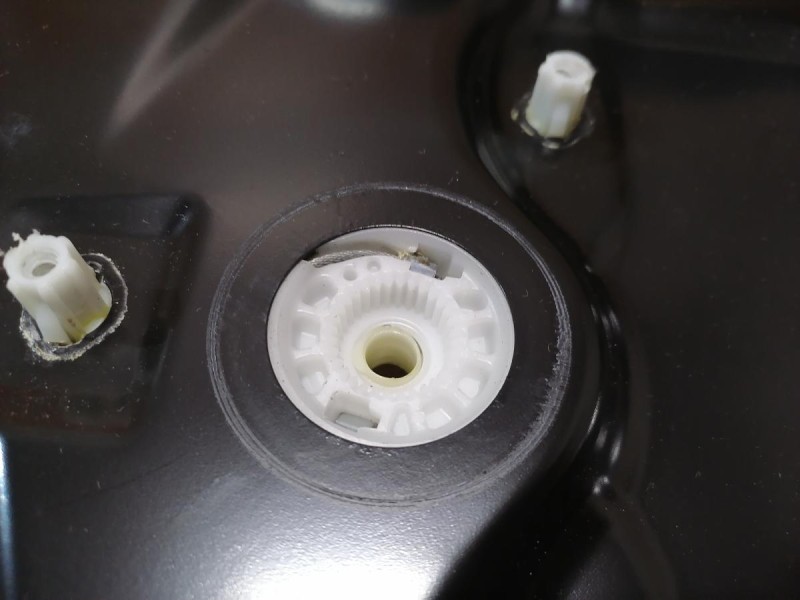 Passat B7 стеклоподъемник передний правый