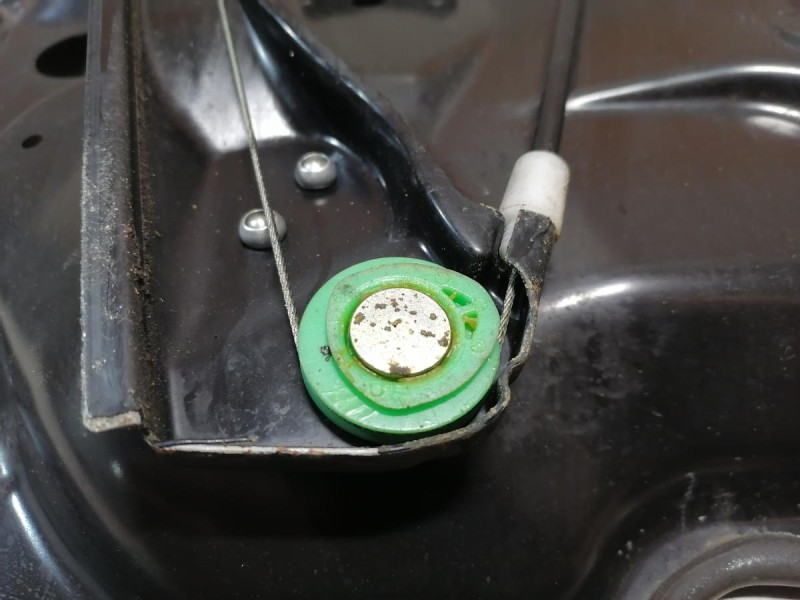 Passat B7 стеклоподъемник передний правый