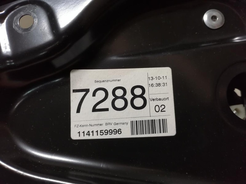 Passat B7 стеклоподъемник передний правый