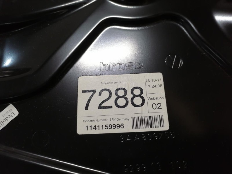 Passat B7 стеклоподъемник задний правый