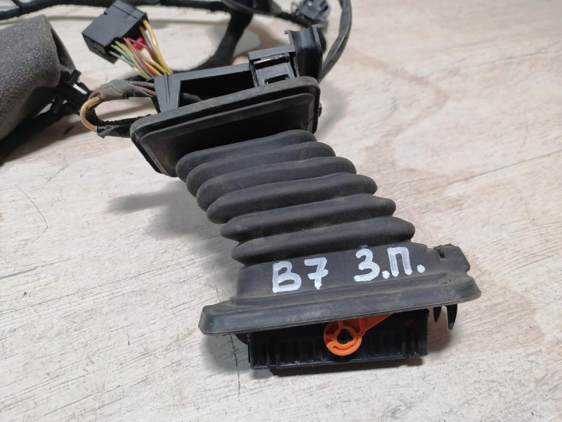 Passat B7 проводка двери задняя правая