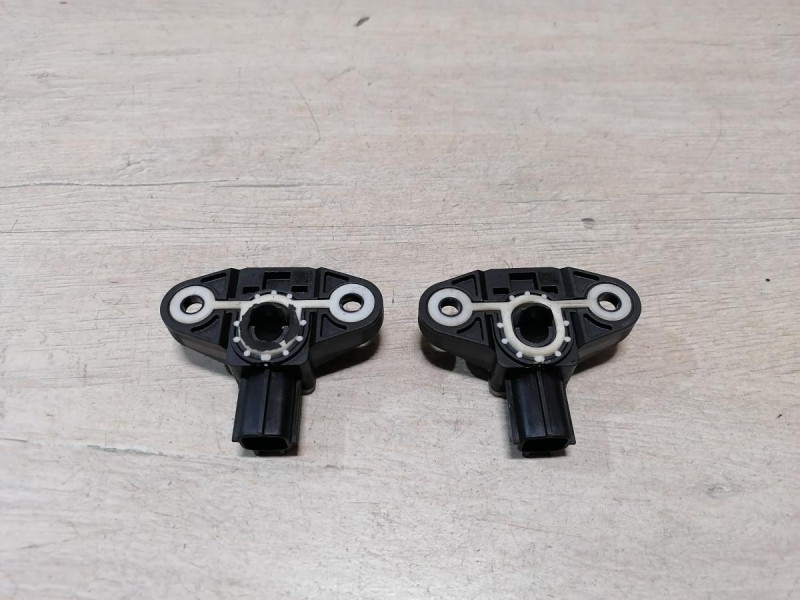 Passat B7 датчик удара боковой в двери