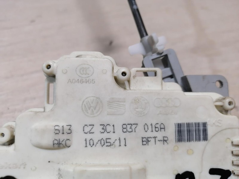 Passat B7 замок двери передний правый