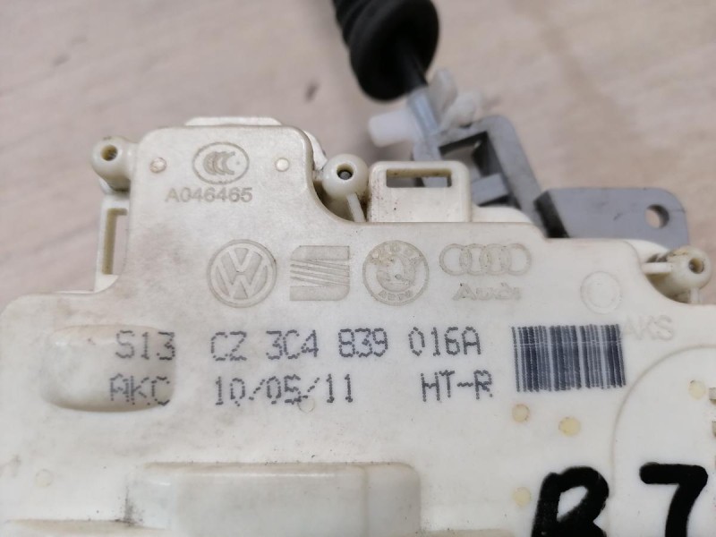 Passat B7 замок двери задний правый