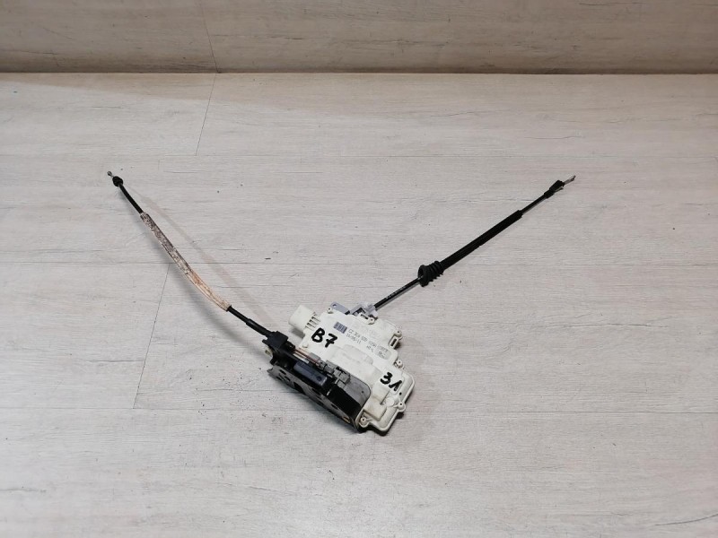 Passat B7 замок двери задний левый