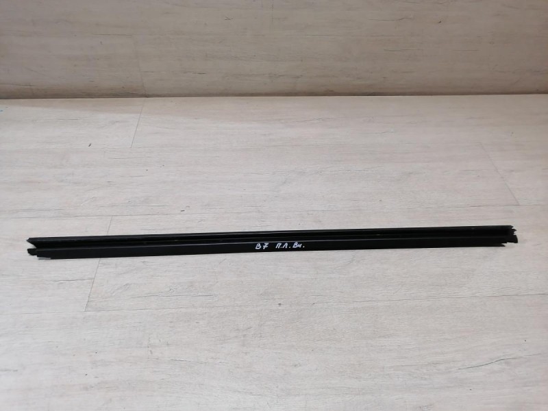 Passat B7 бархотка внутренняя передняя левая