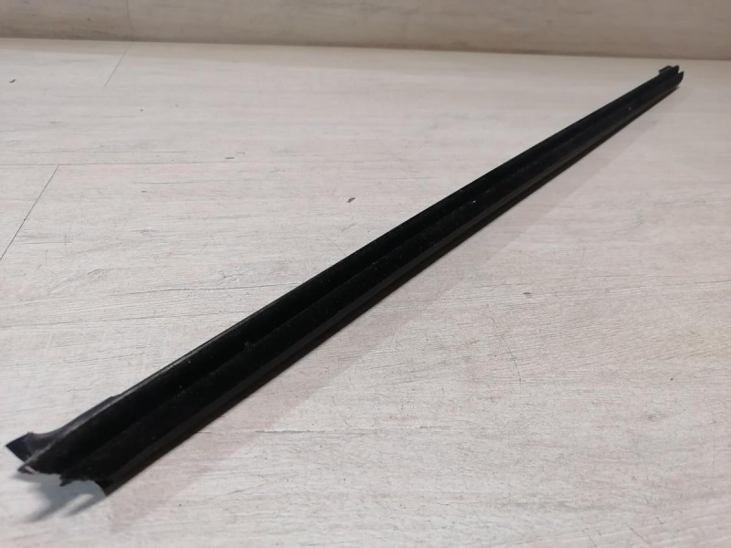 Passat B7 бархотка внутренняя передняя правая