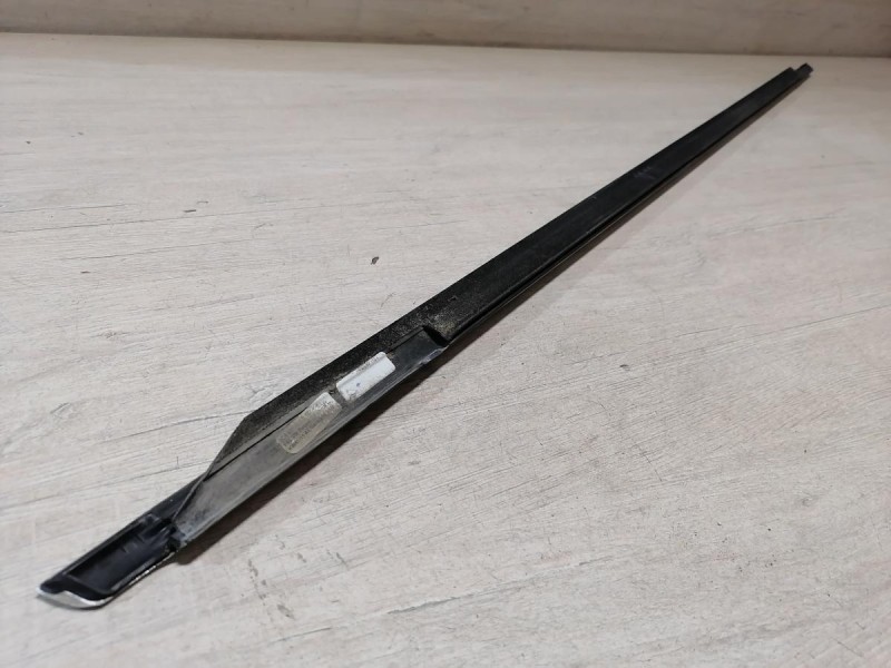 Passat B7 бархотка наружная передняя левая деф