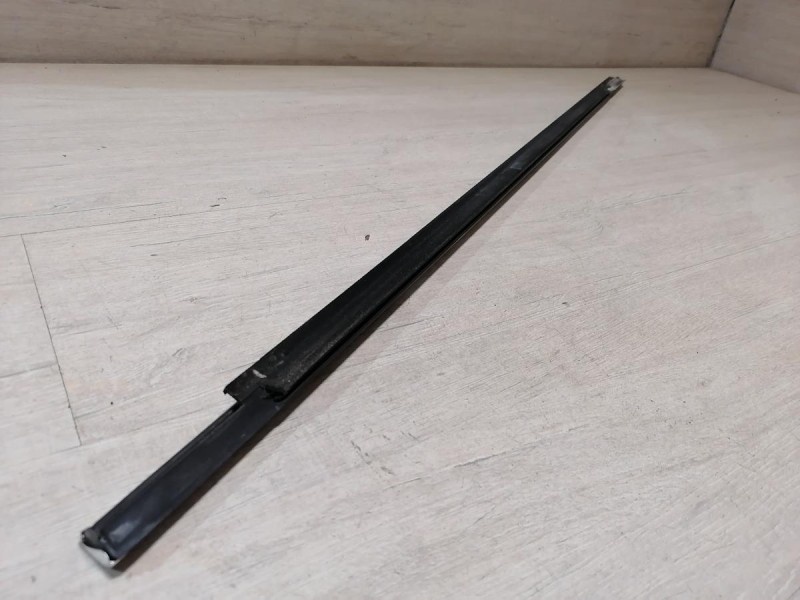 Passat B7 бархотка наружная передняя правая деф