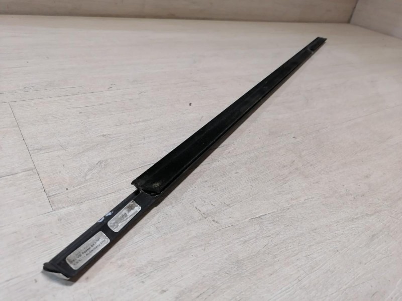 Passat B7 бархотка наружная задняя левая