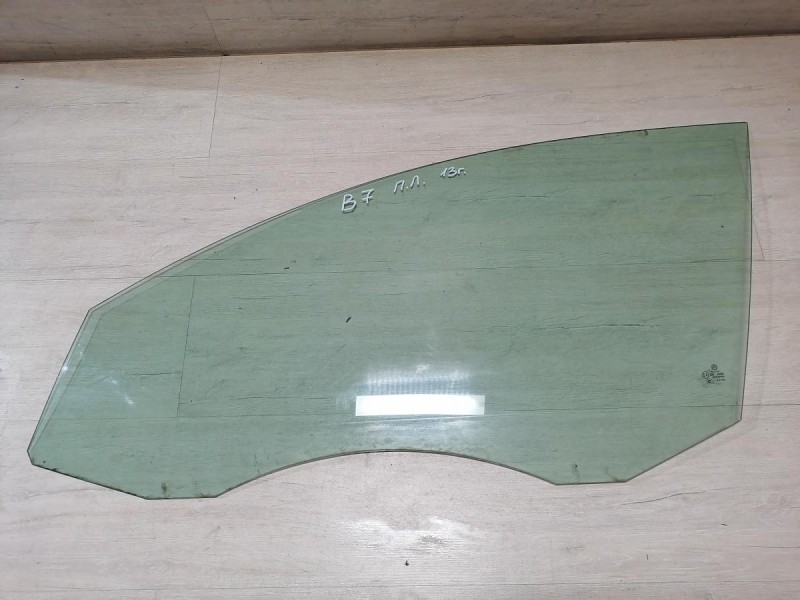 Passat B7 стекло переднее левое 13