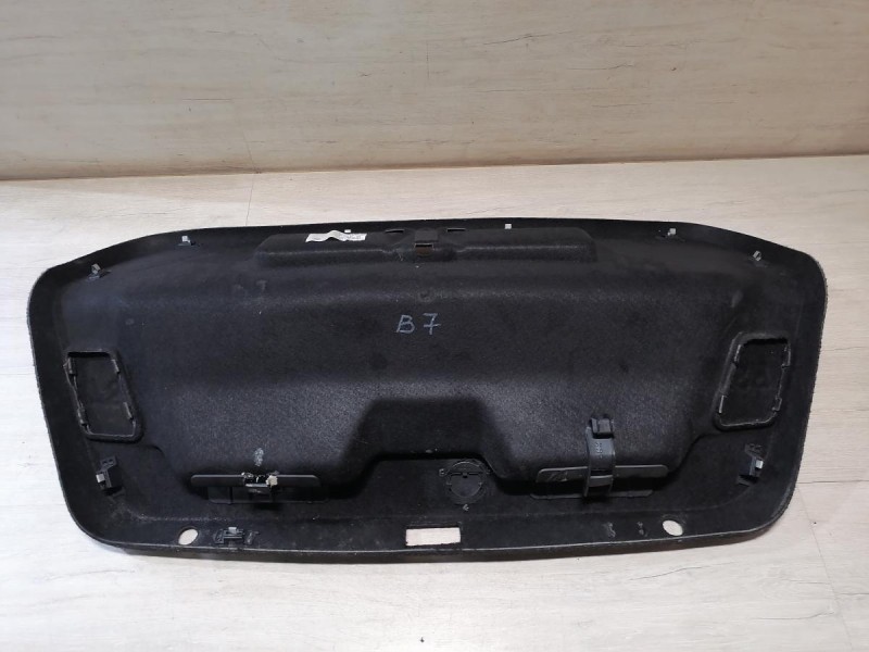 Passat B7 обшивка крышки багажника