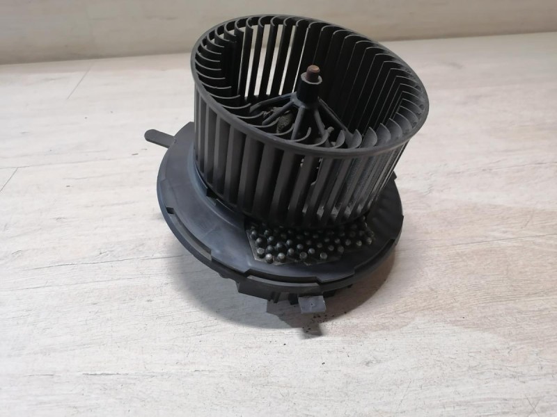 Passat B7 моторчик печки климат