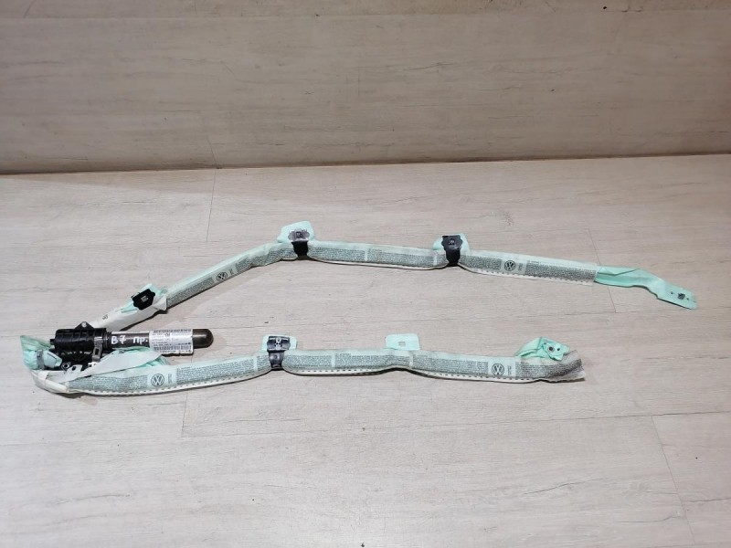 Passat B7 шторка безопасности правая