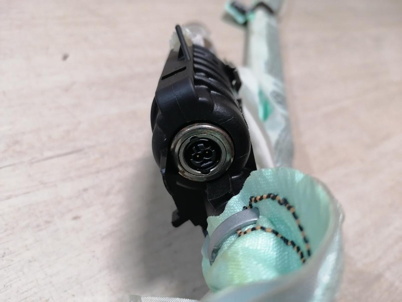 Passat B7 шторка безопасности правая