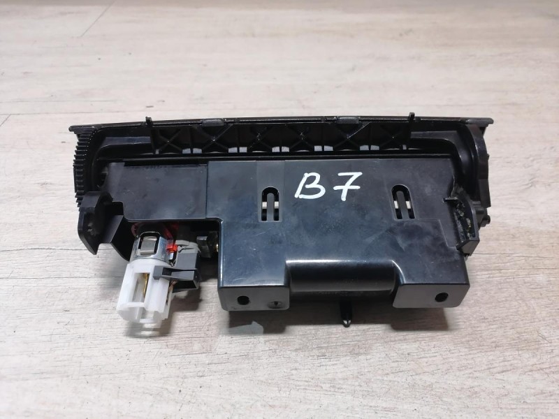 Passat B7 пепельница