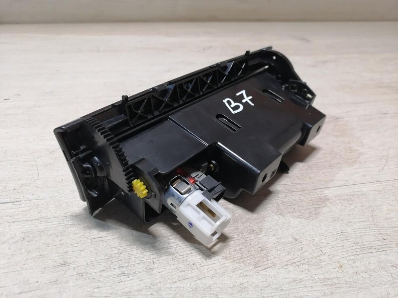 Passat B7 пепельница