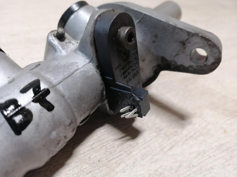 Passat B7 цилиндр тормозной главный