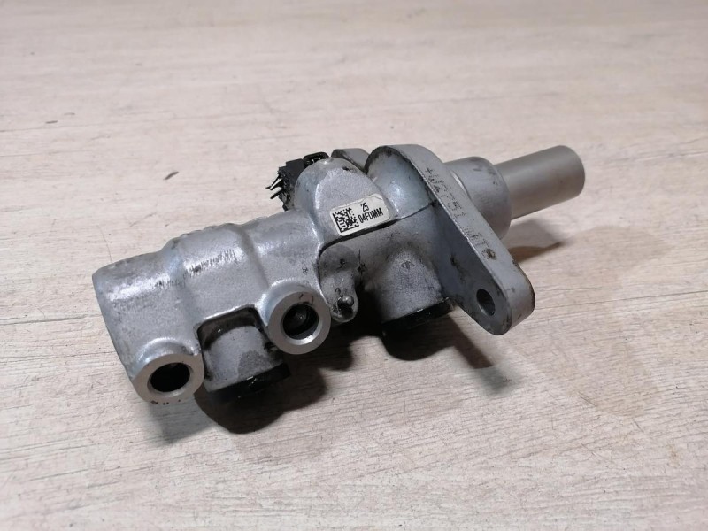 Passat B7 цилиндр тормозной главный