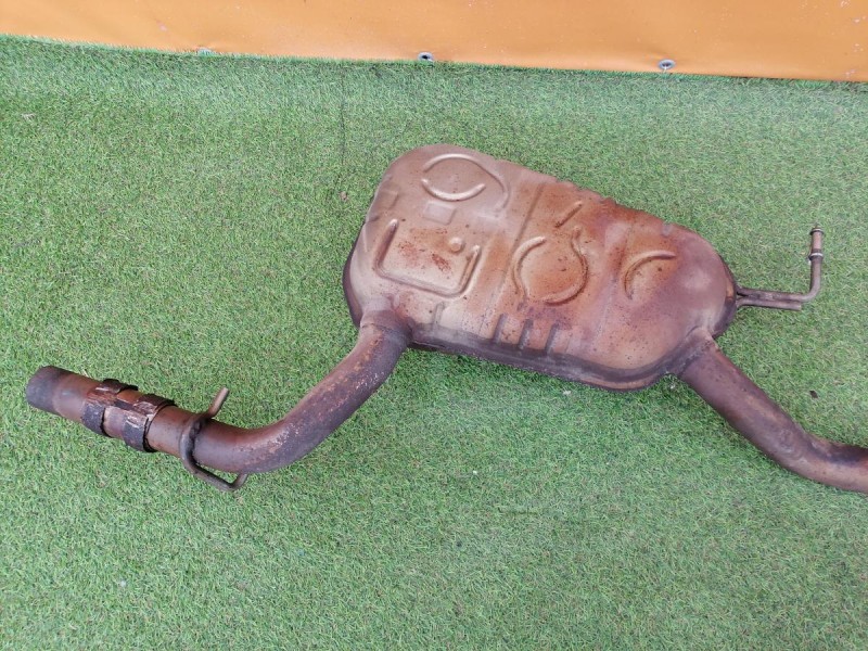 Passat B7 глушитель основной резонатор задняя часть