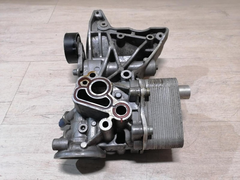 Passat B7 кронштейн генератора фильтра теплообменника