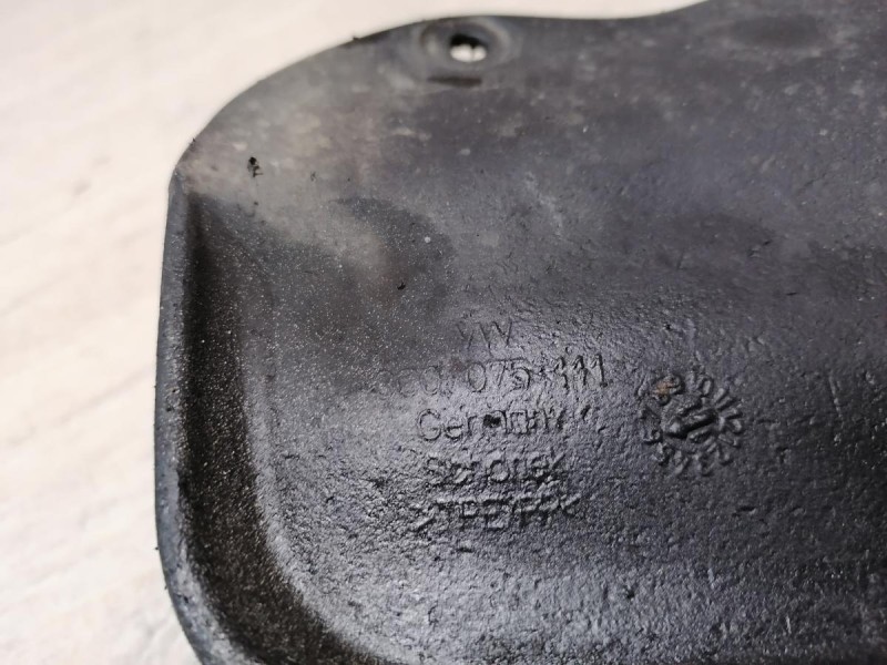 Passat B7 брызговик передний левый