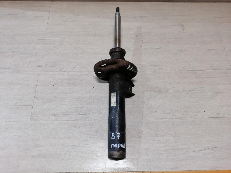 Passat B7 амортизатор передний