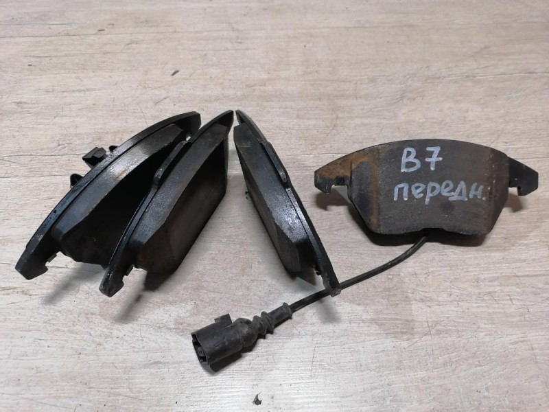 Passat B7 колодки тормозные передние к-кт