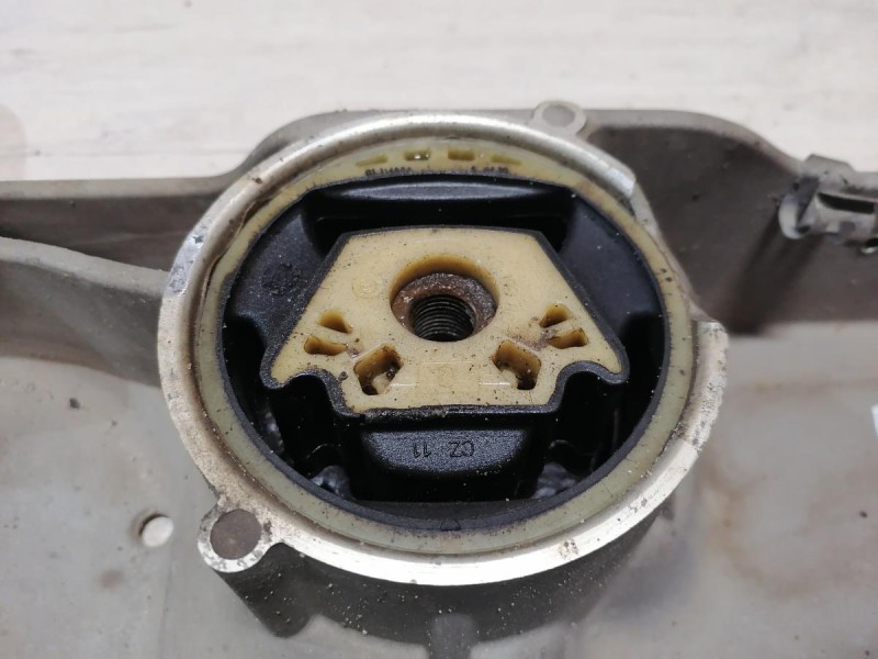 Passat B7 подрамник передний