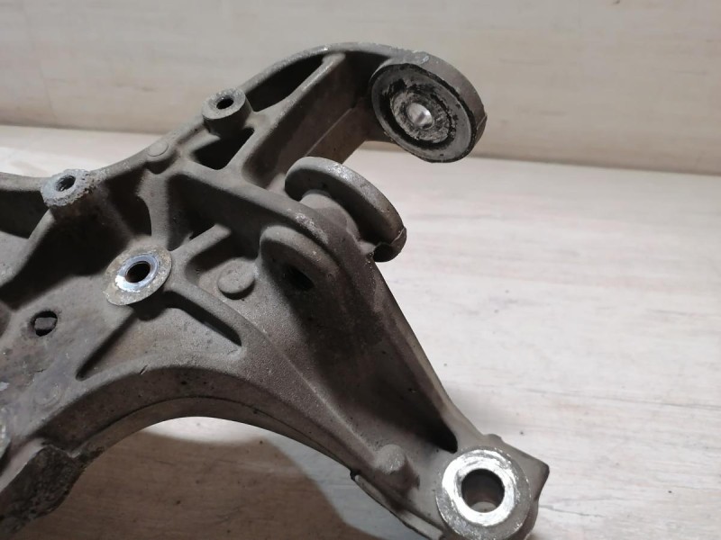 Passat B7 подрамник передний