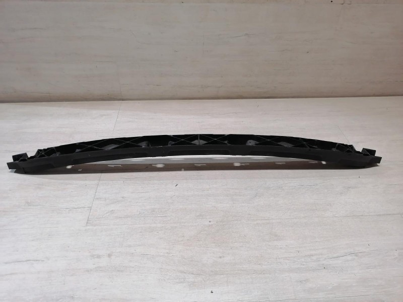 Audi A6 C7 крепление заднего бампера центральное