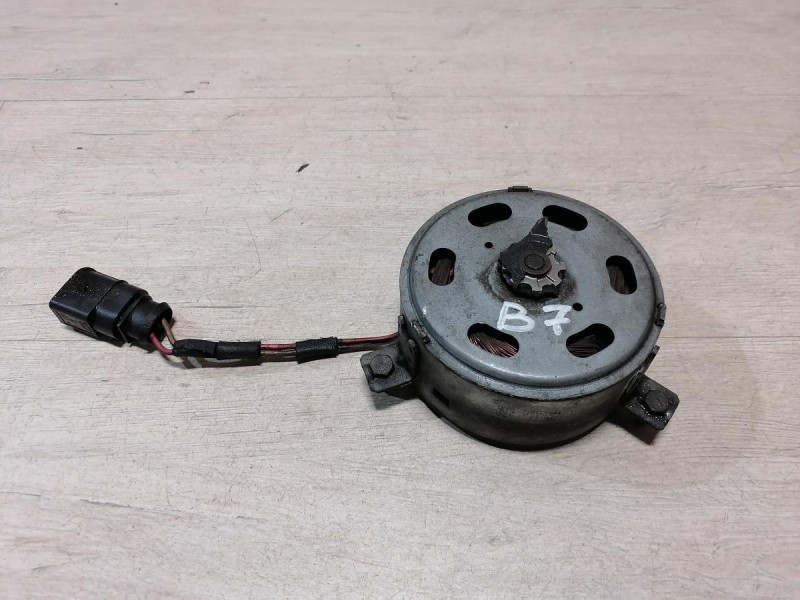 Passat B7 моторчик вентилятора охлаждения двигателя