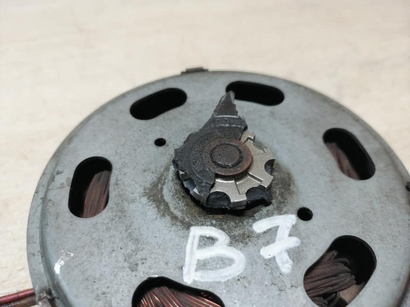 Passat B7 моторчик вентилятора охлаждения двигателя