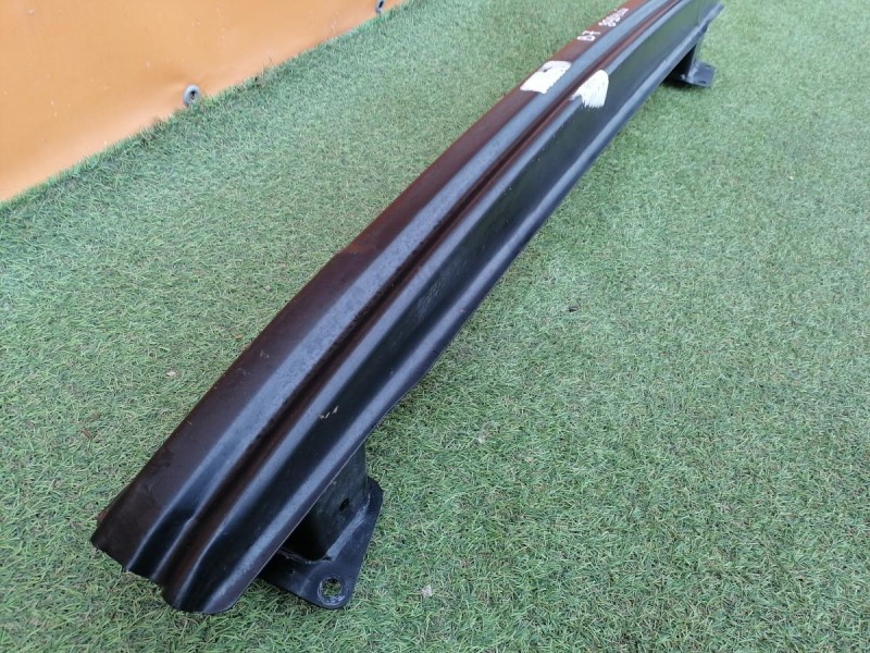 Passat B7 усилитель заднего бампера