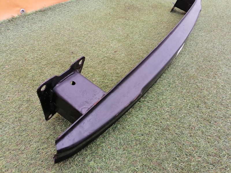 Passat B7 усилитель заднего бампера