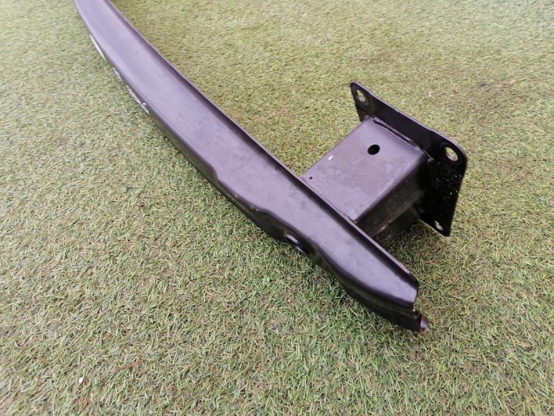 Passat B7 усилитель заднего бампера