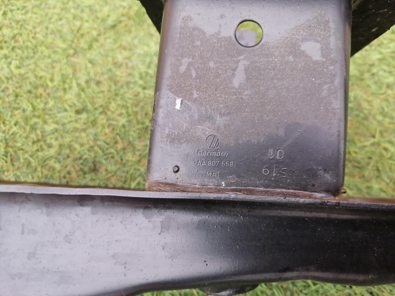 Passat B7 усилитель заднего бампера