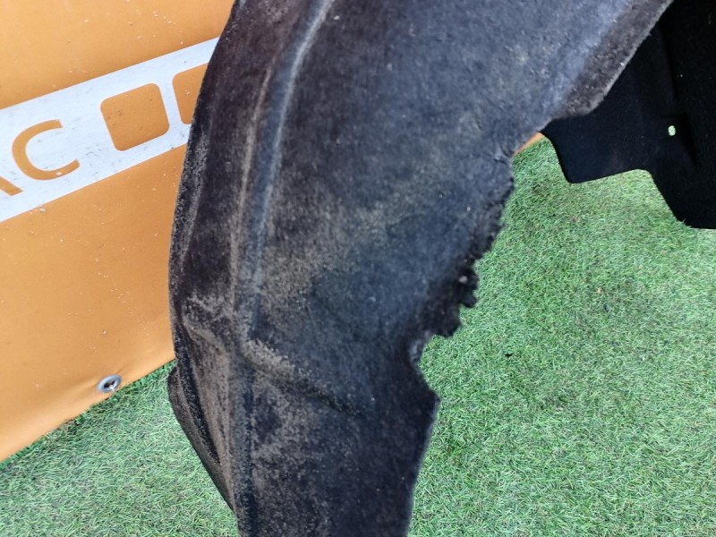 Passat B7 подкрылок задний правый деф