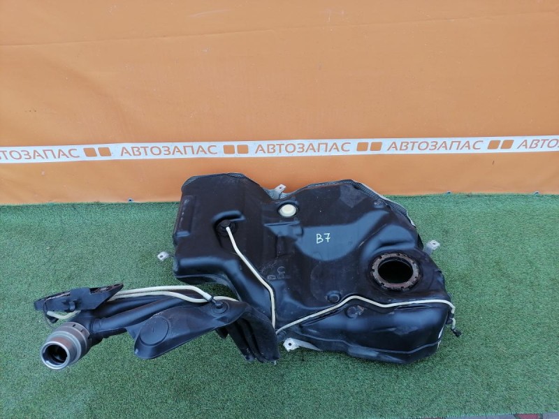 Passat B7 бензобак