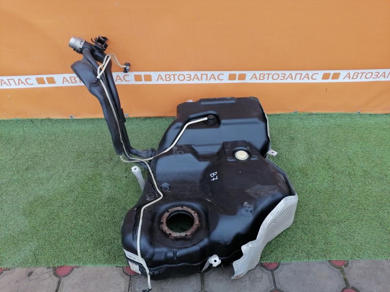 Passat B7 бензобак