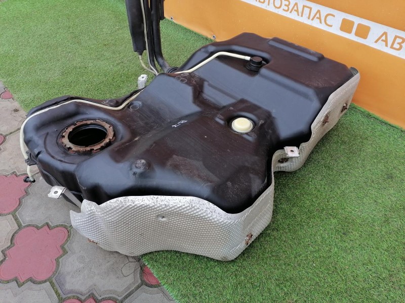 Passat B7 бензобак