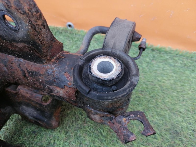 Passat B7 подрамник задний